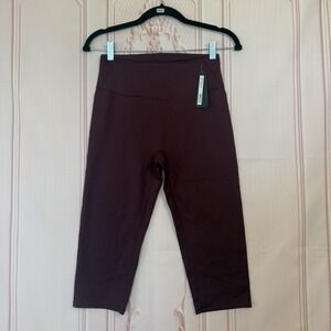 SKIMS NikeSKIMS Matte Crop Legging 17 Inch In Currant Size M NWT Athleisure